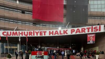 CHP Genel Merkezi'nde "mutlak butlan" tartışmaları sonrası başlayan nöbet eylemine