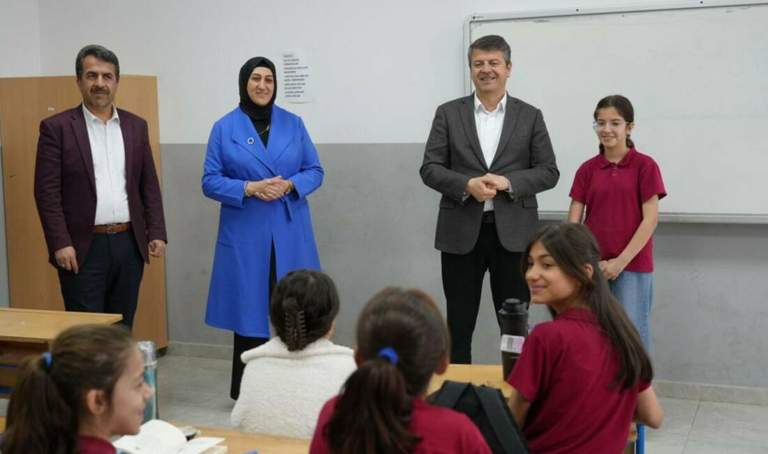 Adıyaman Belediye Başkanı Abdurrahman Tutdere, Örenli 1 Aralık Ortaokulu 6-A