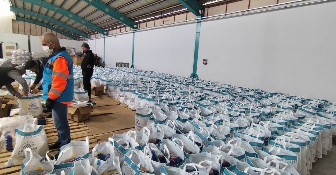 Adıyaman Belediyesi, Kurban Bayramı öncesinde ihtiyaç sahibi ailelere yönelik gıda
