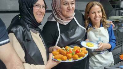 Kocaeli’nin Darıca ilçesinde düzenlenen Ulusal Glutensiz Yemek Yarışması’nda Adıyaman birinci