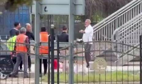 Adıyaman'da iki kişi arasındaki bıçaklı kavga, çevredeki vatandaşların müdahalesiyle sonlandırıldı.