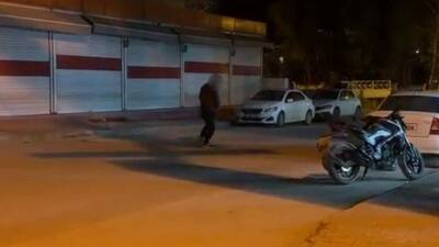 Adıyaman'da madde etkisi altında olduğu iddia edilen bir kişi, caddede