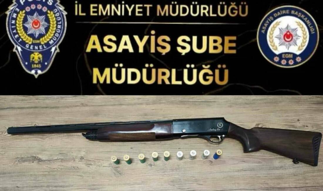 Adıyaman’da bir şahıs, üvey kız kardeşinin çalıştığı iş yeri önünde
