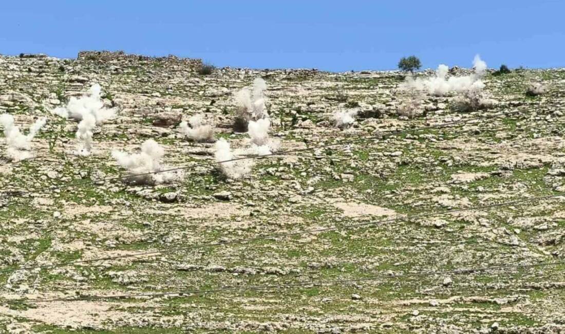 Şırnak’ta riskli kaya blokları yurtdışından getirilen piroteknik kartuşlarla kontrollü şekilde