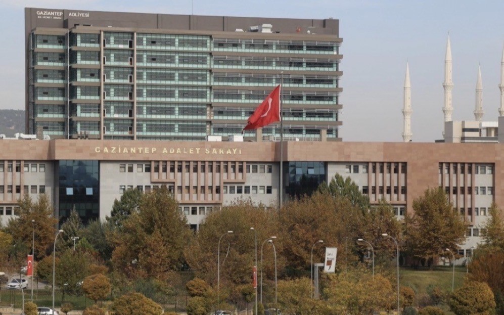 Gaziantep’te tartıştığı ağabeyini silahla vurarak öldüren Ahmet S. hakim karşısına