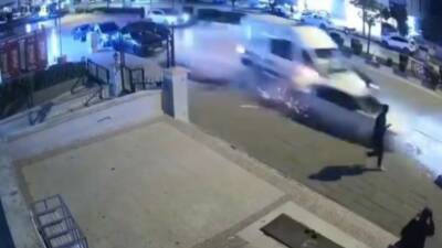 Gaziantep’te vakaya giden ambulansın da karıştığı zincirleme trafik kazasında 3