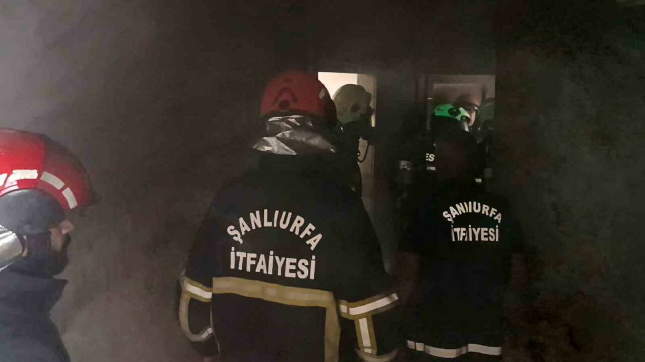Şanlıurfa’nın en işlek caddeleri arasında yer alan Sarayönü Caddesi’ndeki bir