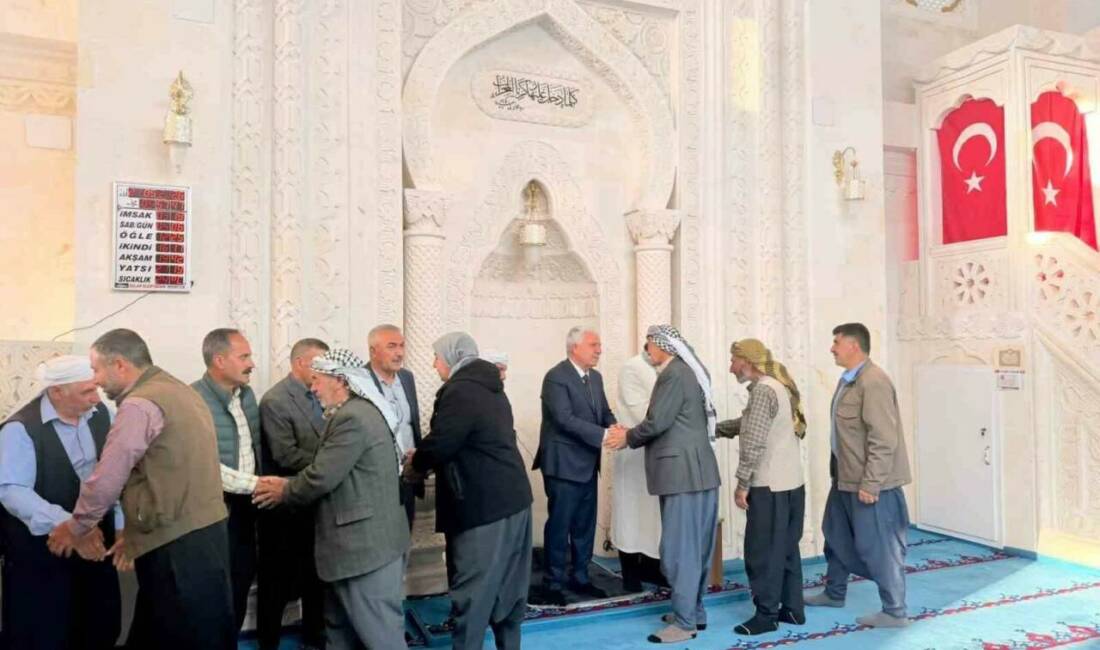 Diyarbakır’ın Çermik İlçe Belediye Başkanı Şehmus Karamehmetoğlu, vatandaşlarla bayramlaştı.