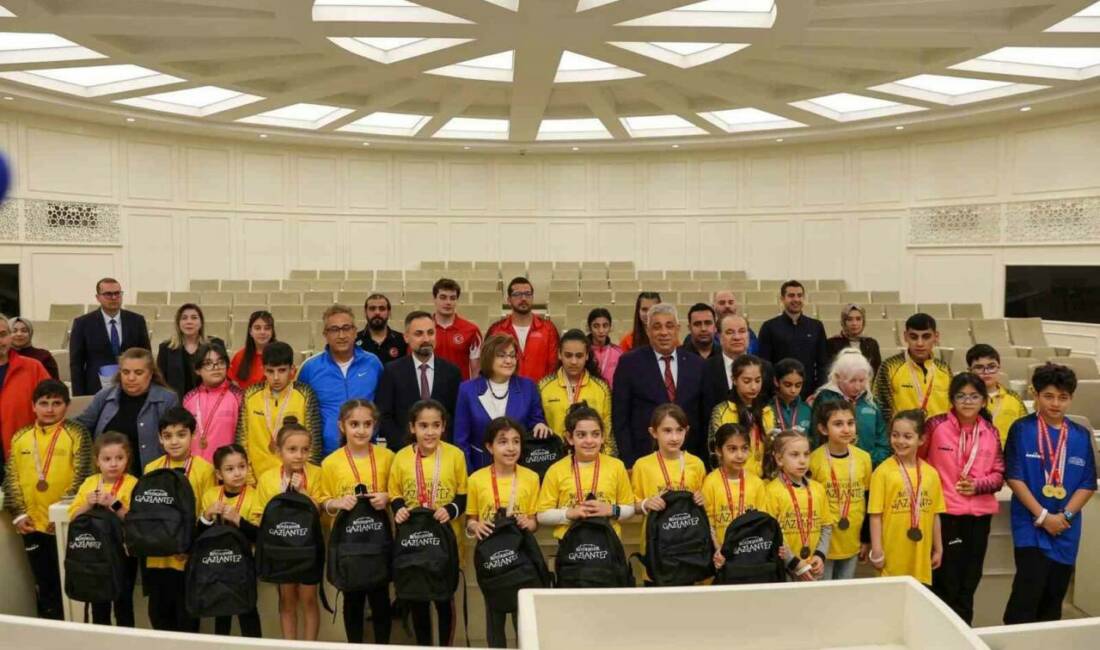 Gaziantep Büyükşehir Belediye Başkanı Fatma Şahin, GBB Spor Kulübü sporcuları