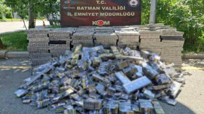 Batman’da durdurulan araçta 14 bin 600 paket gümrük kaçağı sigara