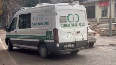 Gaziantep’te bıçaklı saldırıya uğrayarak ağır yaralanan 25 yaşındaki genç, kaldırıldığı