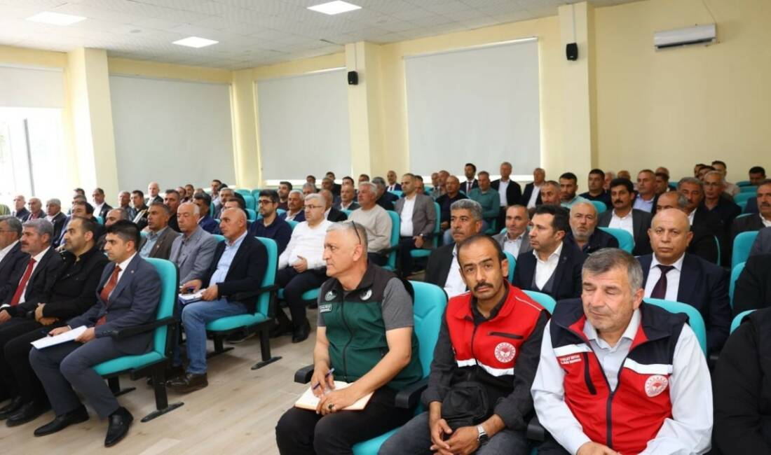 Gölbaşı'nda gerçekleştirilen İlçe İstişare Toplantısı'nda mahalle ve köylerin ihtiyaçları, talepleri