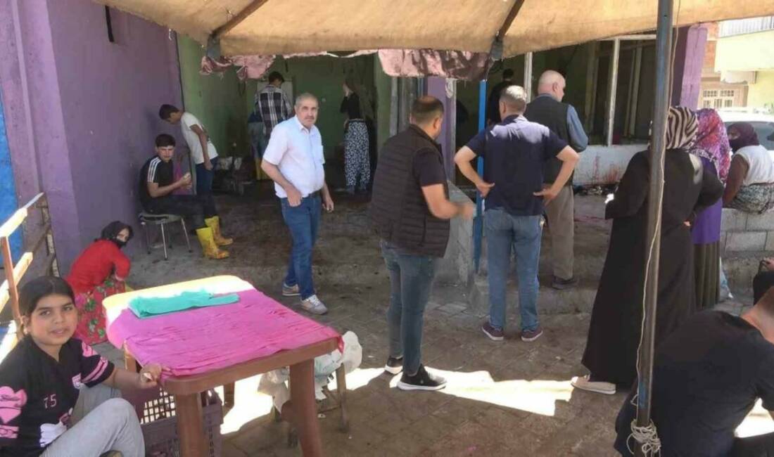 Diyarbakır’da Kurban Bayramı’nın ilk gününde vatandaşlar bayram namazının ardından kurban