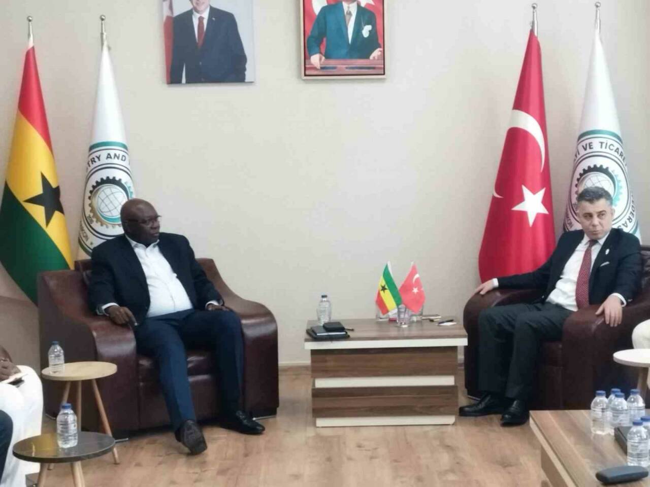 Gana Cumhuriyeti’nin eski Ekonomi Bakanı ve mevcut hükümetteki Gana Cumhuriyeti