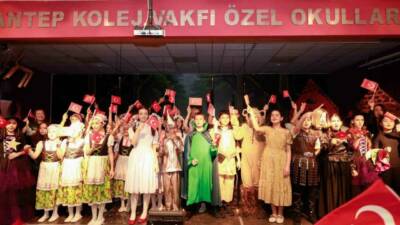 Gaziantep Kolej Vakfı Özel Ortaokulu 5. sınıf öğrencileri, İngilizce Drama