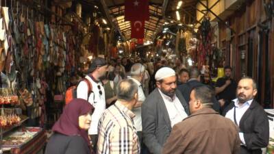 Gaziantep’te Kurban Bayramı tatilinde yaşanan turist akını, tarihi çarşılarda çifte