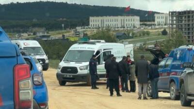 Gaziantep’te bir şahıs, ormanlık alanda park halinde duran araçta başından