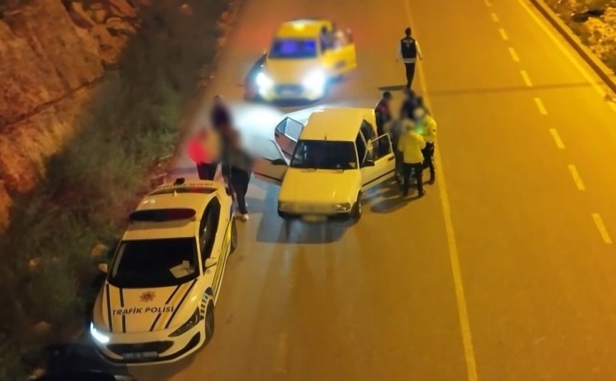 Gaziantep’te polis ekiplerince yapılan dron destekli ’Narko-Alan’ uygulamasında aranan 7