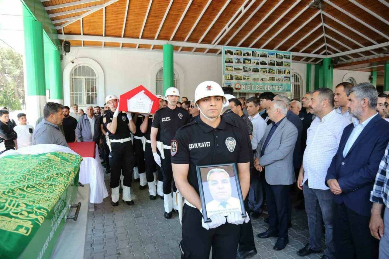 Gaziantep Emniyet Müdürlüğü’nde görevli polis memuru Cahit Kalkan, geçirdiği rahatsızlık
