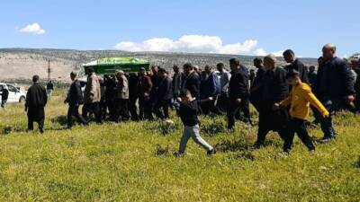 Gaziantep’in Yavuzeli ilçesinde dedesinin geri manevra yaptığı aracın altında kalan