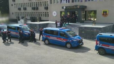Gaziantep’te göçmen kaçakçılığı organizatörlerine yönelik şafak operasyonunda 9 şüpheli yakalandı.