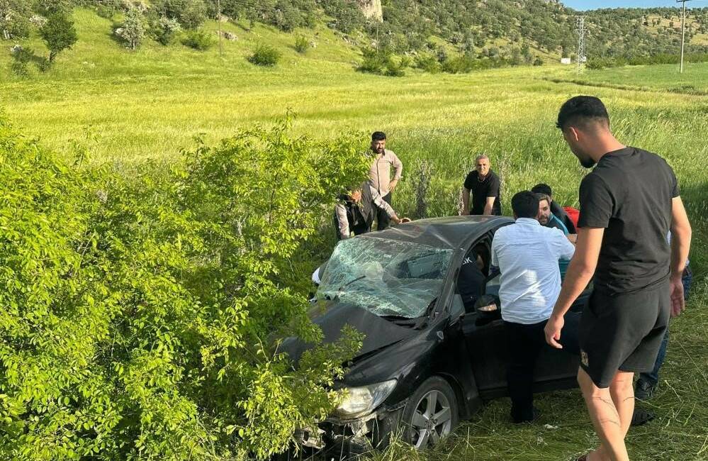 Adıyaman'ın Gölbaşı ilçesinde iki otomobilin kafa kafaya çarpışması sonucu 4