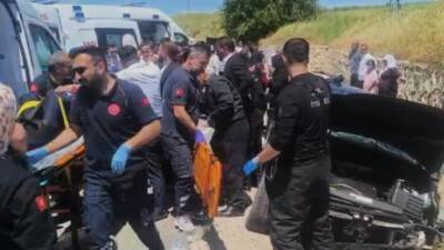Batman’da sürücüsünün kontrolünü kaybettiği otomobilin istinat duvarına çarpması sonucu 5