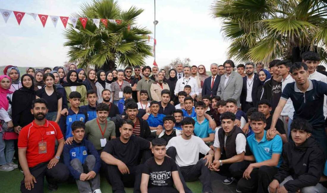 Kahta Belediyesi Gençlik Meclisi tarafından düzenlenen "Tecrübe Paylaşımı Kariyer Buluşması"