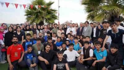 Kahta Belediyesi Gençlik Meclisi tarafından düzenlenen "Tecrübe Paylaşımı Kariyer Buluşması"