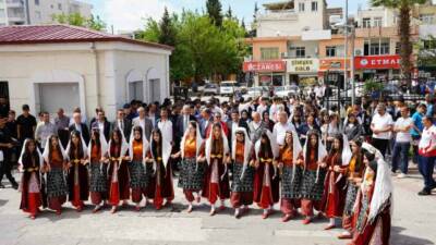 Adıyaman’ın Kahta ilçesinde Gençlik Haftası kapsamında gençlik yürüyüşü düzenlendi.