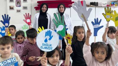 Adıyaman’ın Kahta ilçesinde Kardelenler Anaokulu öğrencilerine, 5 Mayıs Dünya El