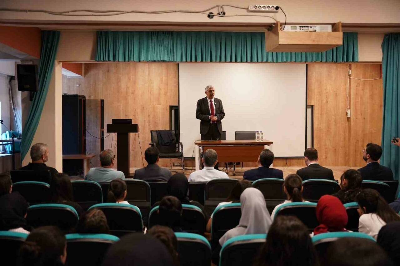 Adıyaman’ın Kahta ilçesinde, Kahta Mustafa Yardımcı Anadolu Lisesi tarafından 12.
