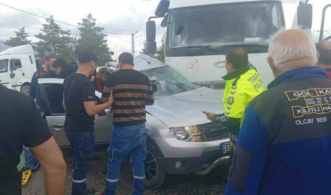 Adıyaman'da, kamyon ile otomobilin çarpışması sonucu 32 yaşındaki Hatice Sarıyar