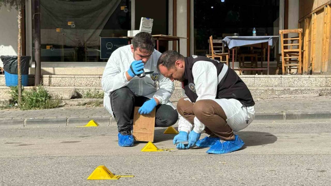 Gaziantep'te, 25 yaşındaki Hasan Kaplan'ı silahla öldürdüğü iddiasıyla yargılanan iki