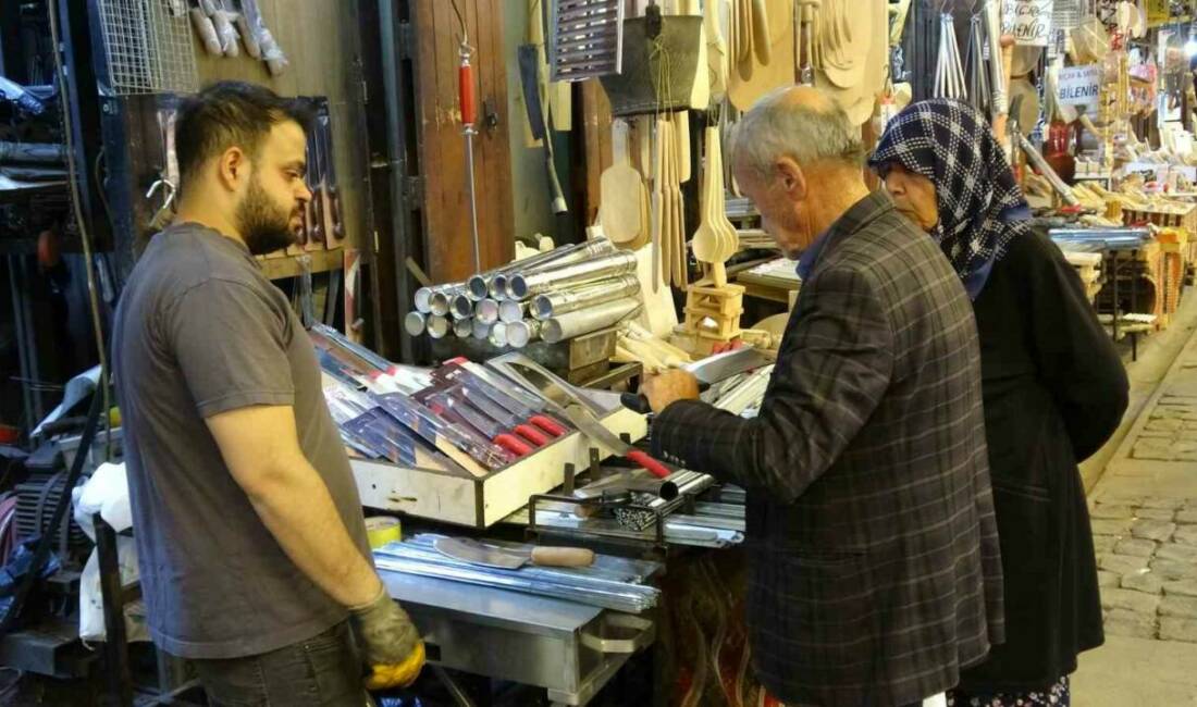 Kurban Bayramı öncesinde Gaziantep'te kebap şişi üreticileri, yurt içinden gelen