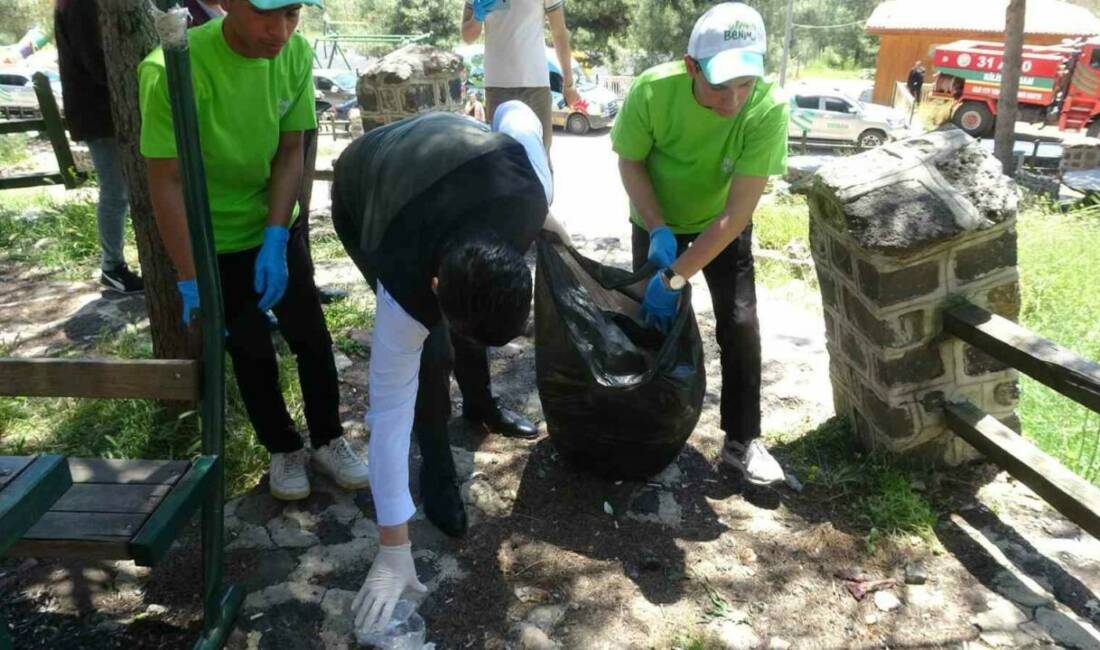 Kilis'te düzenlenen "Orman Benim" programı kapsamında, Vali Ömer Kalaylı öğrencilerle