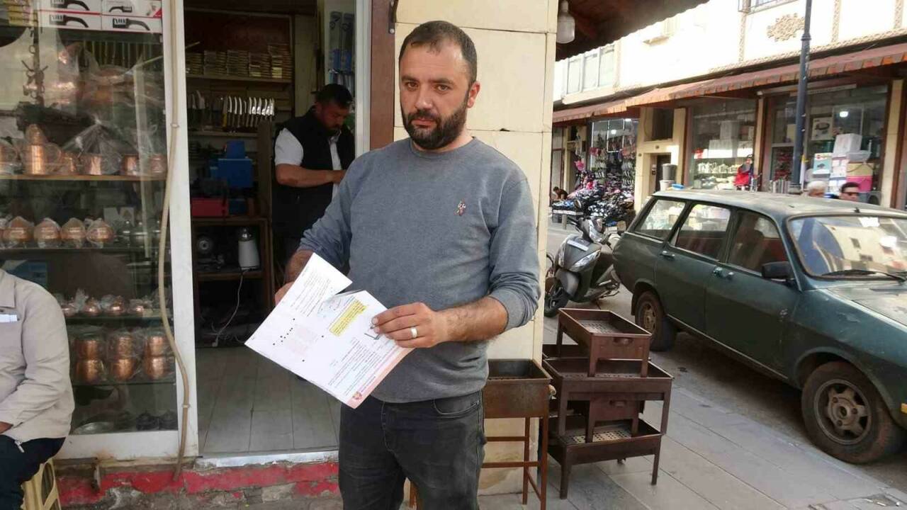 Kurban Bayramı’na sayılı günler kala Kilis’te bıçak bileme yoğunluğu başladı.