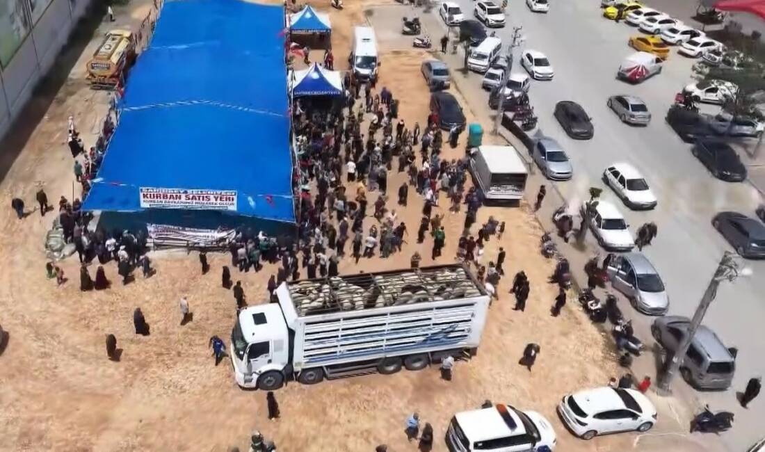 Gaziantep’te polis ekiplerince kurban pazarlarında dron destekli denetimler yapıldı. Denetimler