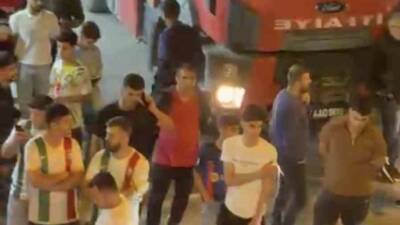 Mardin’in Nusaybin ilçesinde bir apartmanın üçüncü katında çıkan yangın, itfaiye