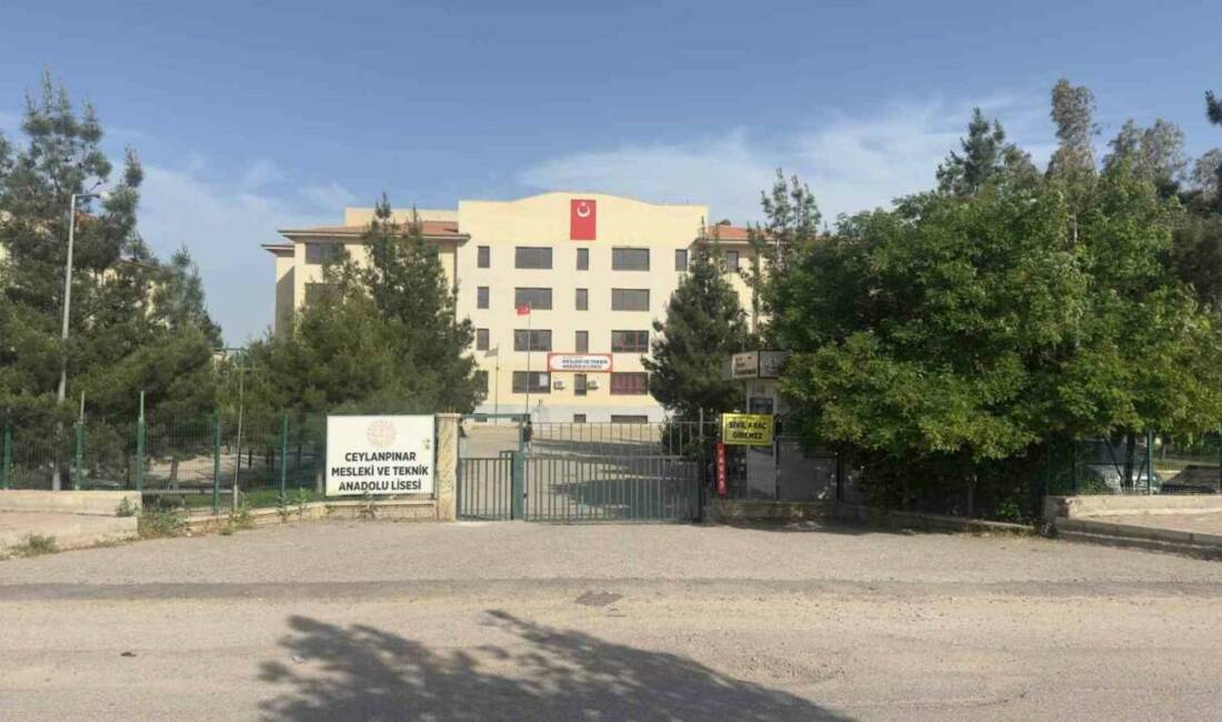 Okulda kalp krizi geçiren lise öğrencisi hayatını kaybetti Şanlıurfa'nın Ceylanpınar ilçesindeki bir okulda, 14 yaşındaki 9'uncu sınıf öğrencisi