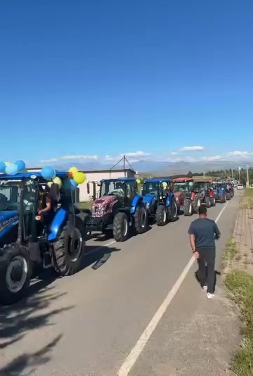 Siirt’in Kurtalan ilçesine bağlı Kayabağlar beldesinde gerçekleştirilen düğün merasimi, ezber