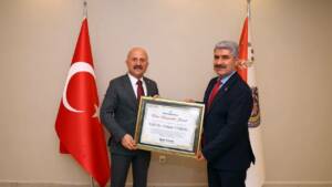 6 Şubat depremleri sonrası Adıyaman’da yürüttüğü çalışmalarla takdir toplayan Vali