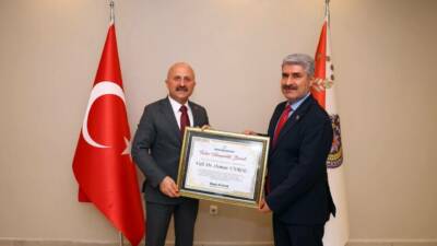 6 Şubat depremleri sonrası Adıyaman’da yürüttüğü çalışmalarla takdir toplayan Vali
