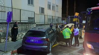 Siirt’te otomobil ile kepçenin kafa kafaya çarpışması sonucu meydana gelen