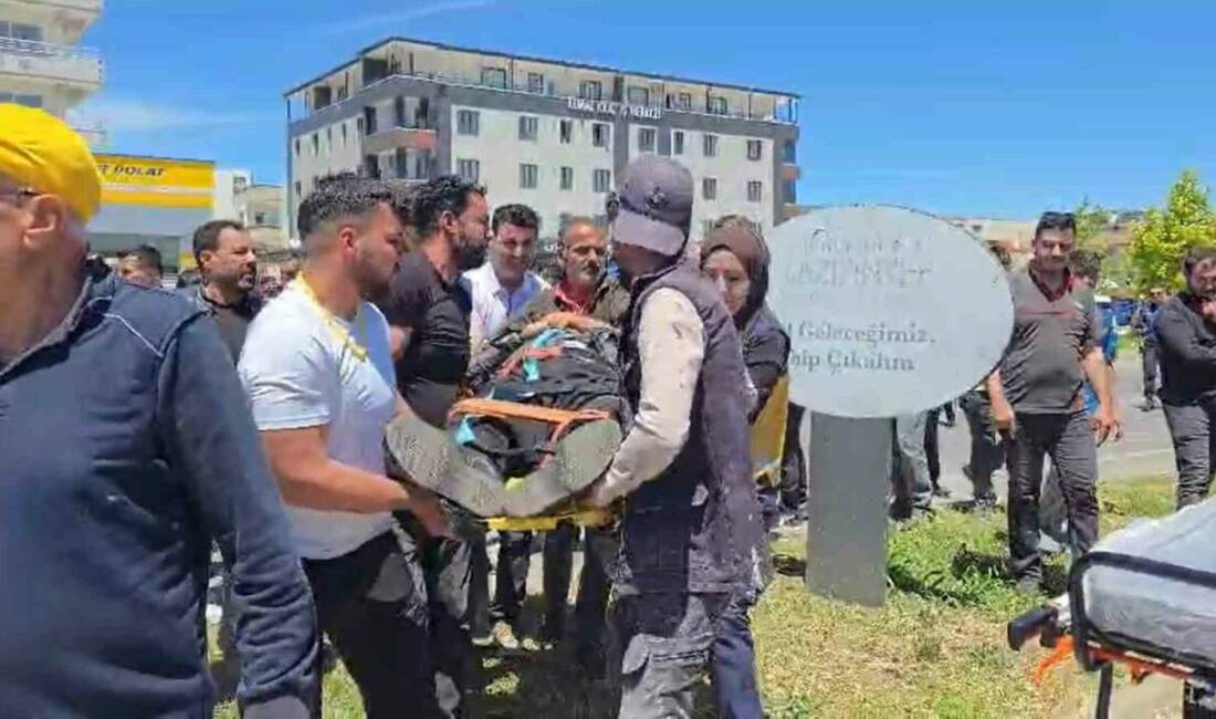 Gaziantep’in Nizip ilçesinde otomobil ile motosikletin çarpışması sonucu meydana gelen