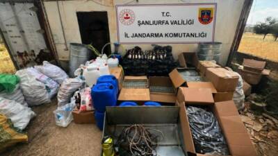 Şanlıurfa’da jandarma ekipleri tarafından sahte alkol üretimi yapılan bir depoya