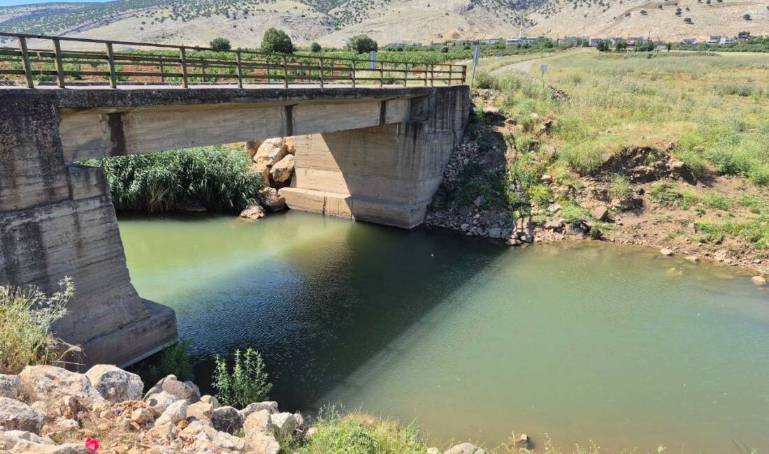 Gaziantep'in Yavuzeli ilçesinde dereye giren 16 yaşındaki Vakkas Sakar, akıntıya