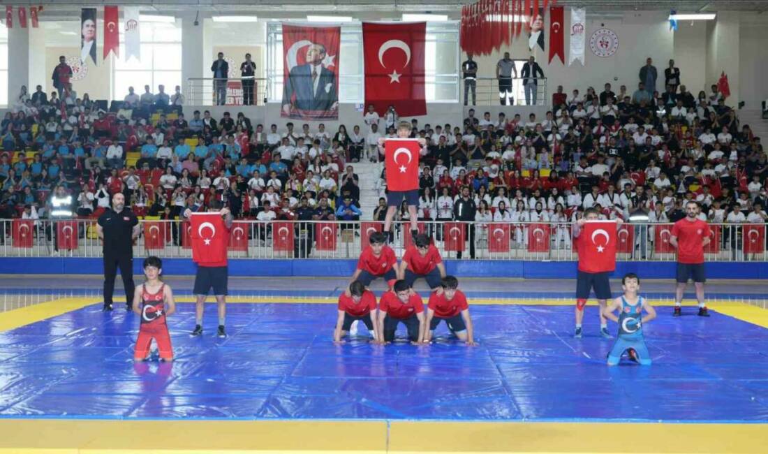 Siirt’te 19 Mayıs Atatürk’ü Anma, Gençlik ve Spor Bayramı kutlandı.