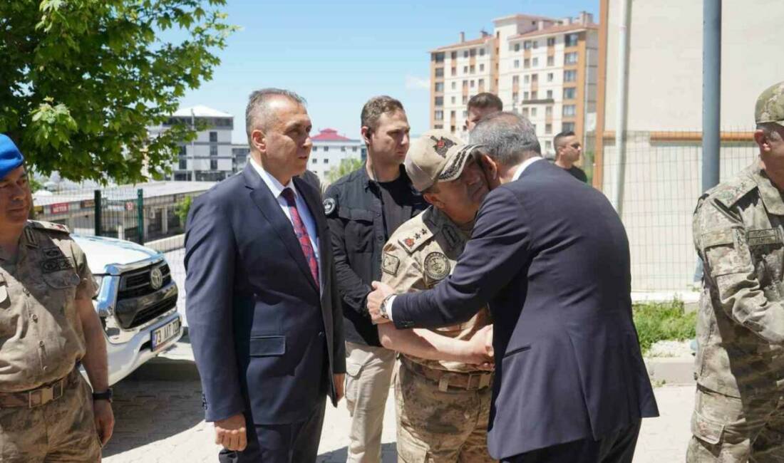 Şırnak’ta Kurban Bayramı dolayısıyla bayramlaşma programı düzenlendi.
