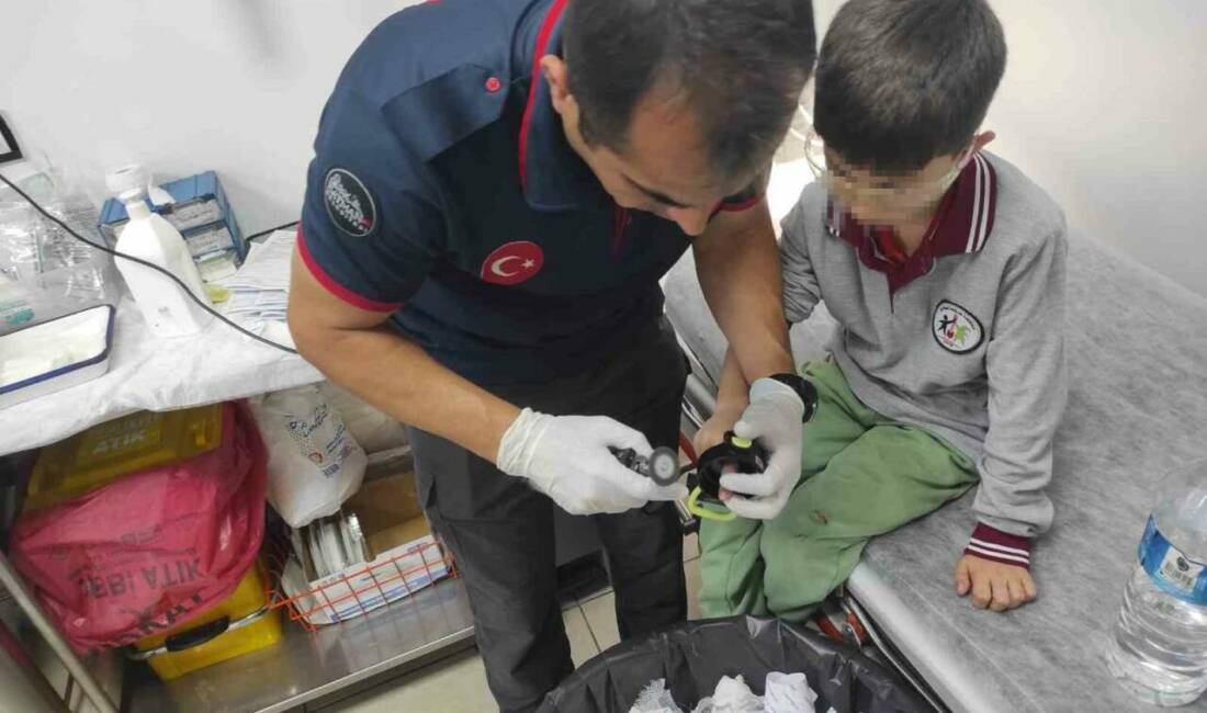 Batman'da su matarasına sıkışan çocuğun parmağı, hastanede itfaiye ekibi tarafından